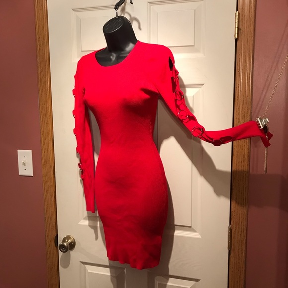 hera collection red dress Easter bank sale 30%to 60% off selected products Hera 2024 prom collection , Maxi evening dress Corset Fitted bodice, sweetheart neckline, Off the shoulder long sleeves. This dress is perfect for any